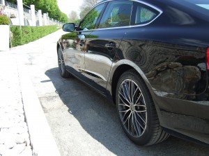 AUDI A5 2.0 TFSI Quattro Blackdrake - Particolare dei cerchi OZ da 18"